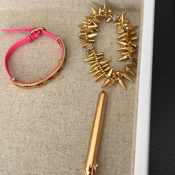 Stella and Dot Earrings, 6 Bracelets and two necklaces. - Picture 5 of 5